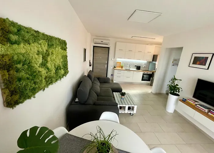 Greenchill House - West * Roma